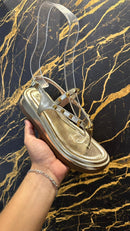 SANDÁLIA FLOR DE LIS DOURADA 1153200/4